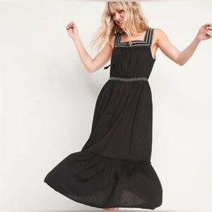 Old Navy Women’s XL Black Sleeveless Embroidered Maxi Dress NWT